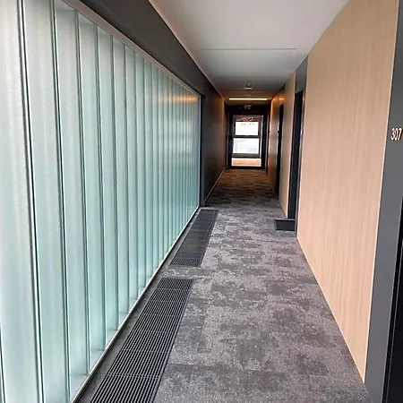 Plac Wolnosci 6 Z Klimatyzacja 3* 포즈난